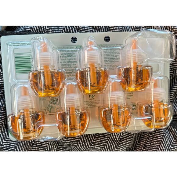 Air Wick Hawaii Exotic Papaya Hibiscus Scented Oil Refills 7 Count - Picture 7 of 7